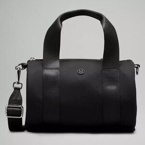 BNWT Lululemon Knit Nylon Mini Barrel Duffle Bag 5L